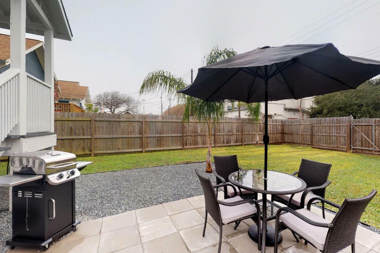 The Breezy Bungalow Galveston Exteriör bild