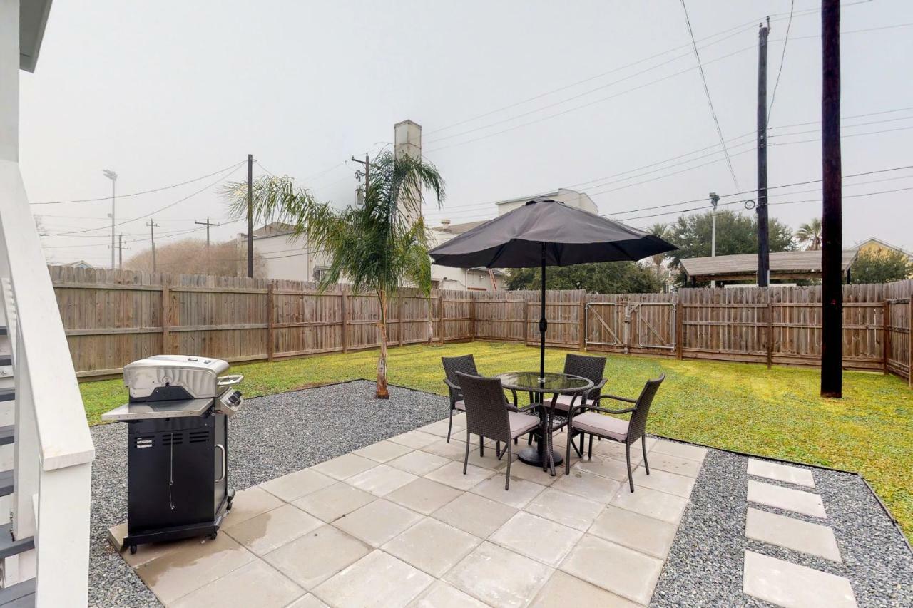 The Breezy Bungalow Galveston Exteriör bild